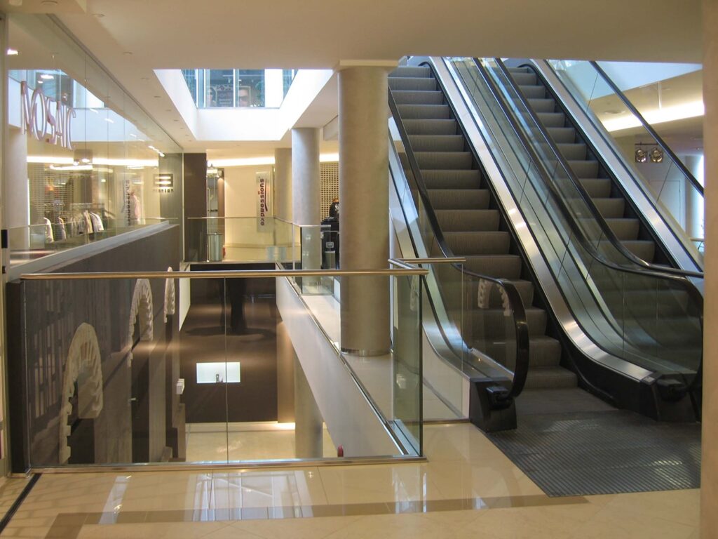 Parnu-Keskus-Brand-and-Signage-(2)-min