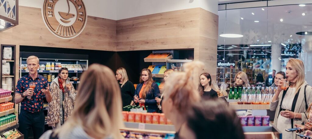 Reval-Cafe-to-go-new-store-concpet-(11)-min