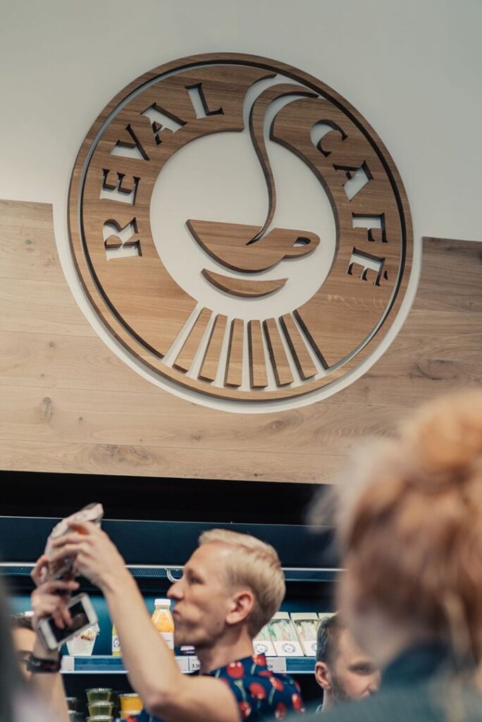 Reval-Cafe-to-go-new-store-concpet-(14)-min