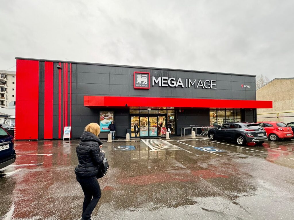 Mega-Image-Retail-Design-(9)-min