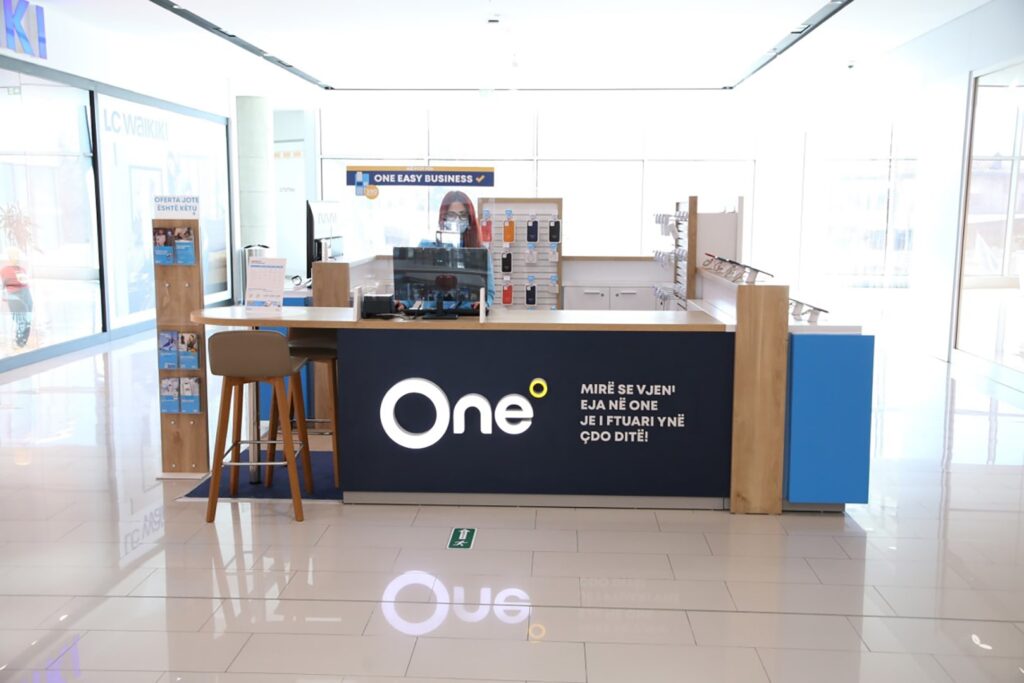 One-Telecommunications-Kiosk-Design-(7)-min