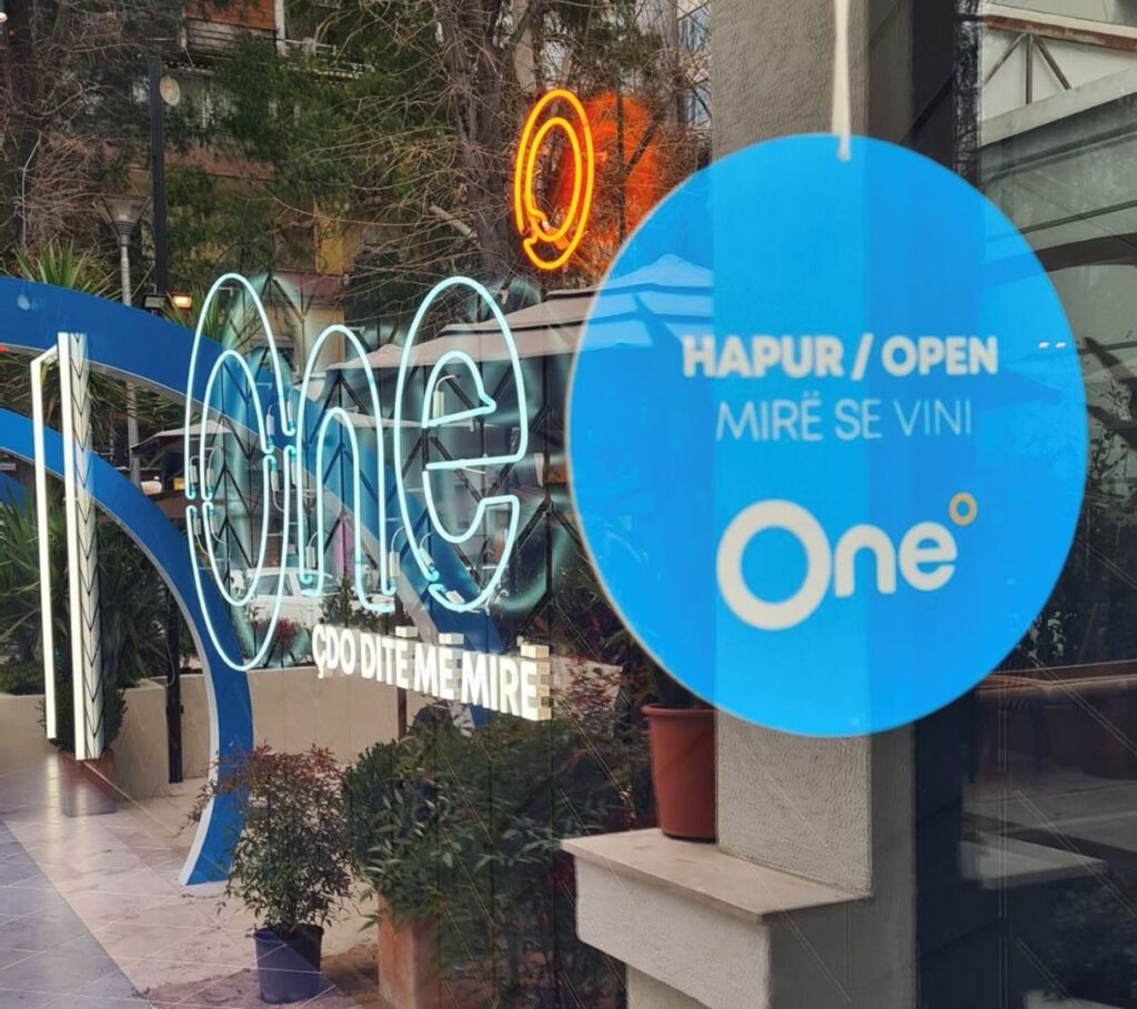 One-Telecommunications-New-Retail-Concept-(13)-min