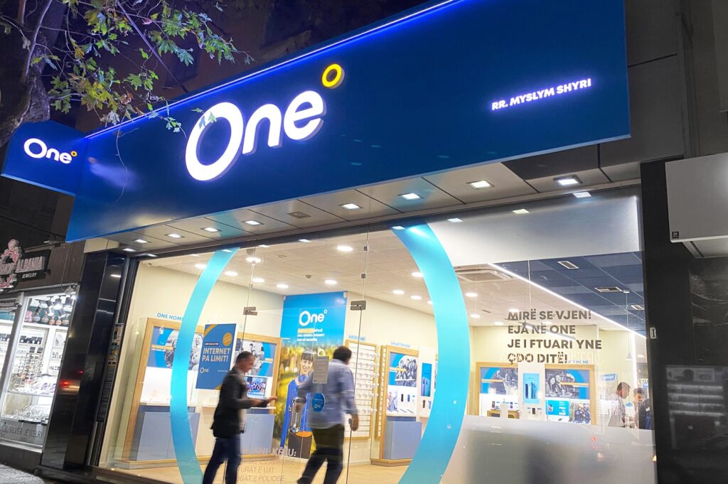 One-Telecommunications-New-Retail-Concept-(9)-min
